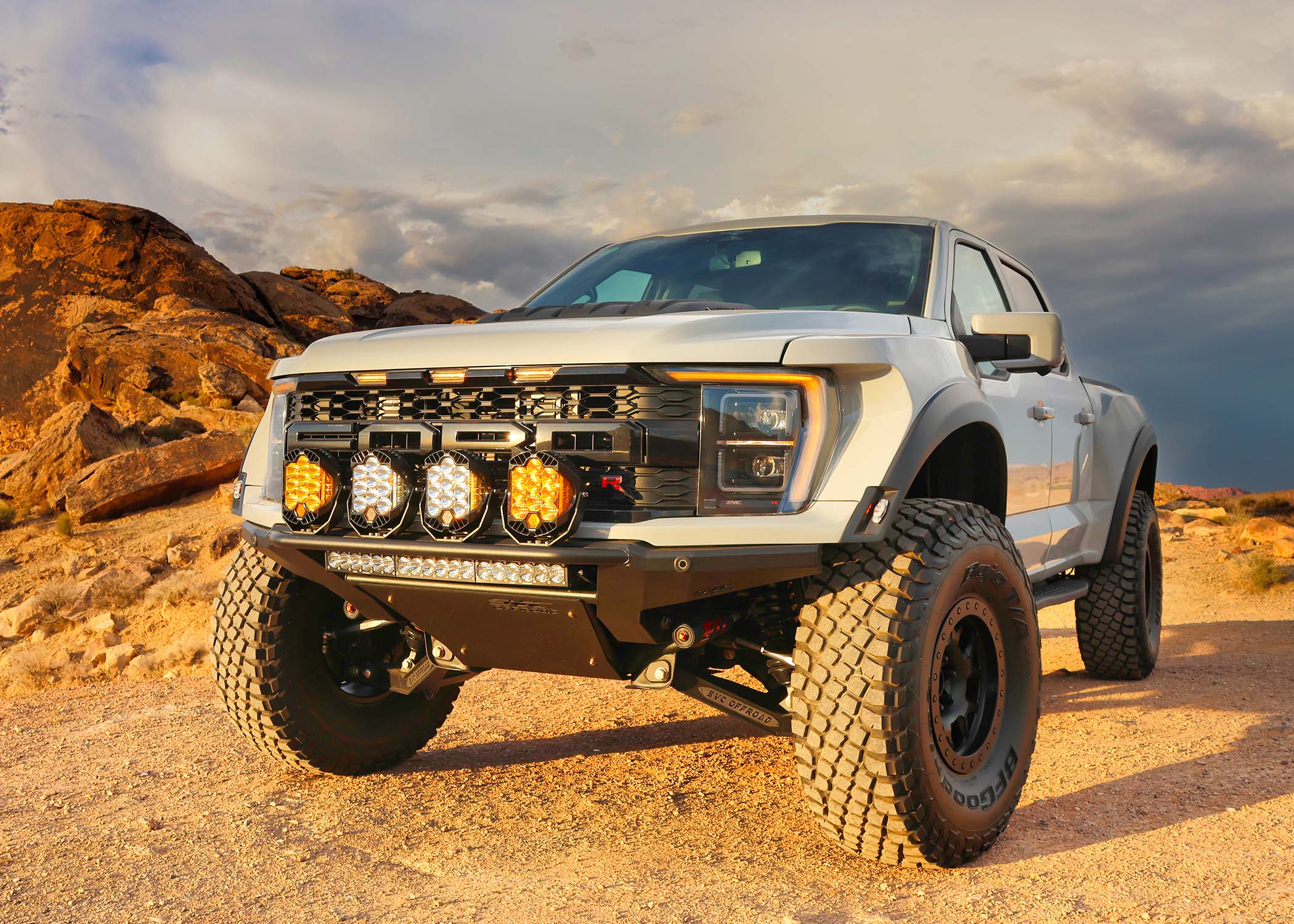 シュレッド  BUMPER WHITEOUT BUMPER WHITEOUT Westin Pro-Series Hidden Winch Mount Front Bumper | 2022